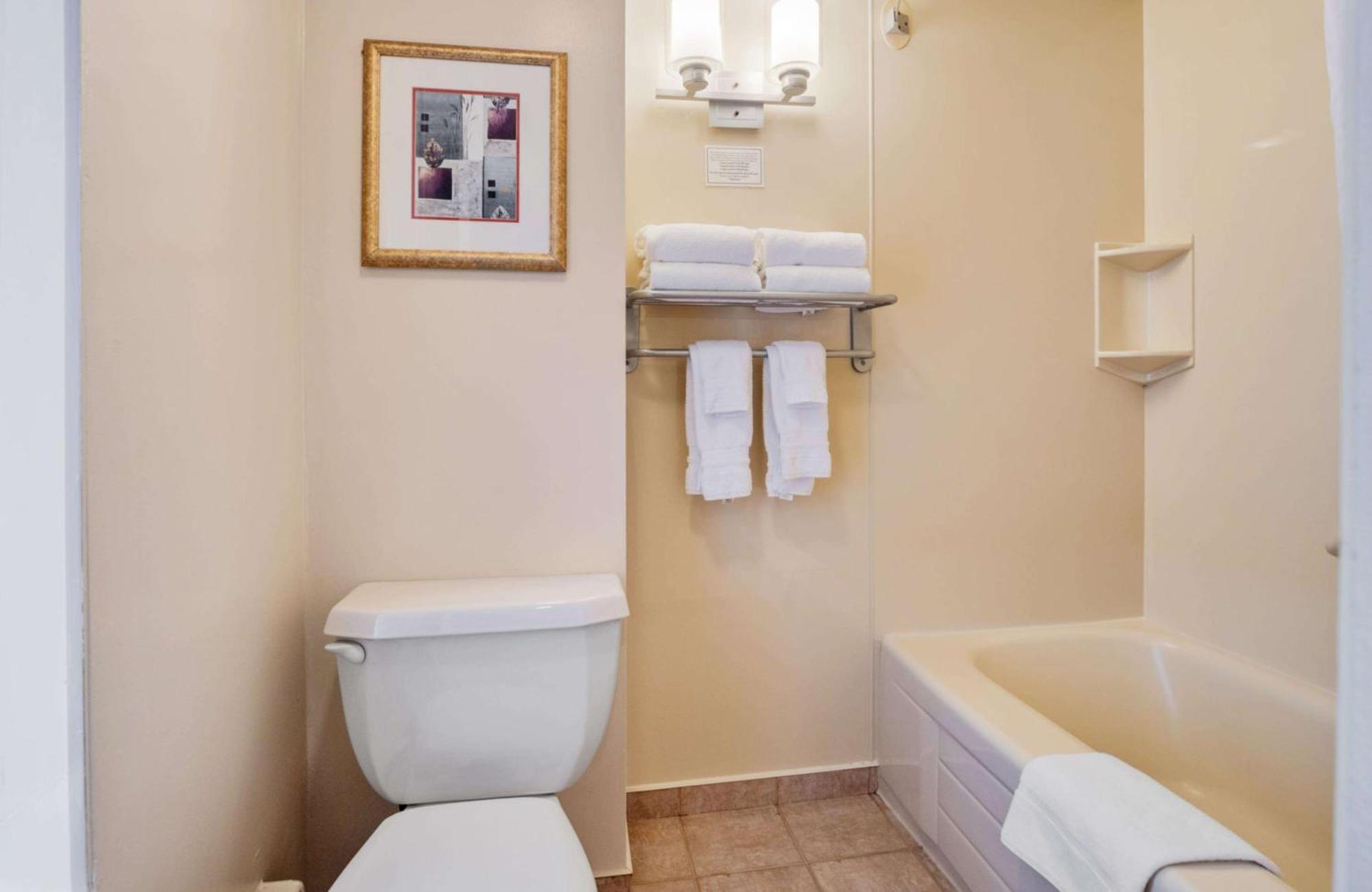 Western Cairn Croft Hotel Niagara Falls